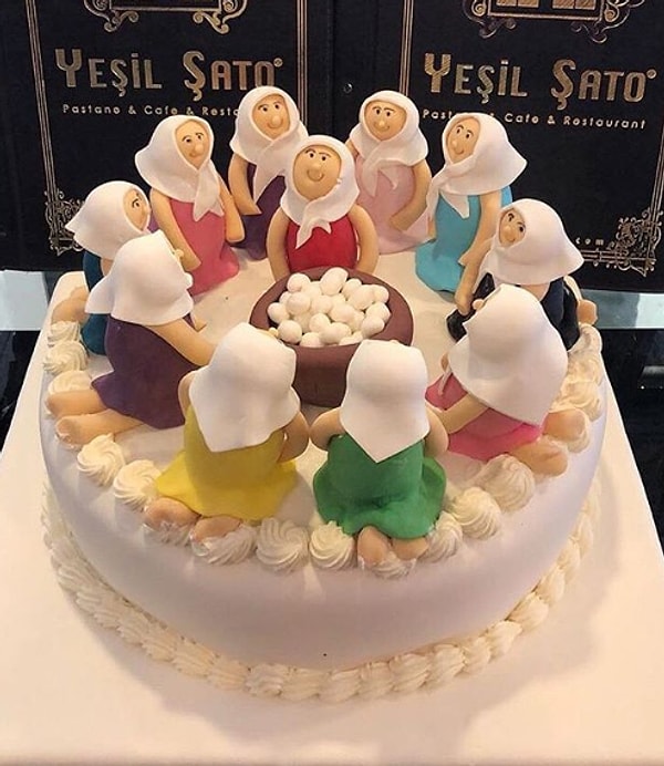 4. Как теперь новобрачные смогут разрезать и съесть этот торт - большой вопрос!