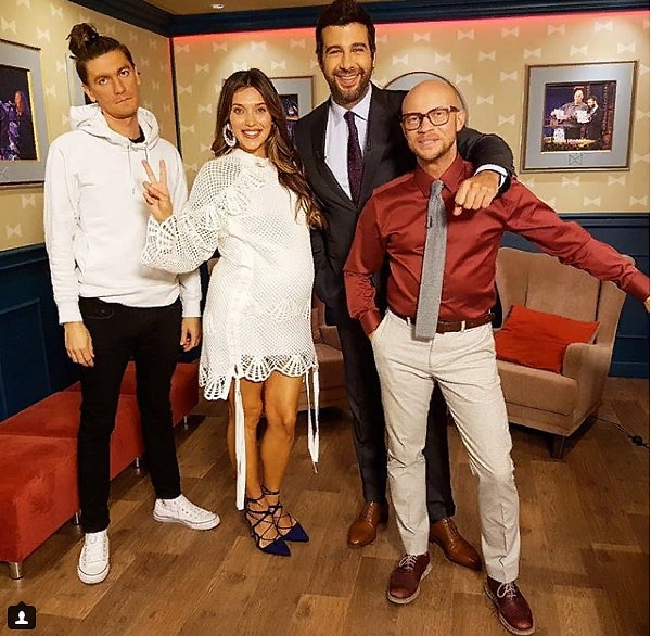 2. На вопросы о том, почему она так долго скрывала свое интересное положение, Регина ответила, что это слишком личное, и ей не хотелось выставлять свою беременность напоказ.