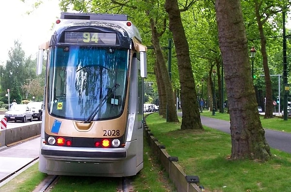 14. В Брюсселе, Бельгия, несколько дней в году общественный транспорт будет бесплатным.