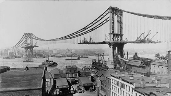 4. Манхэттенский мост в Нью-Йорке.