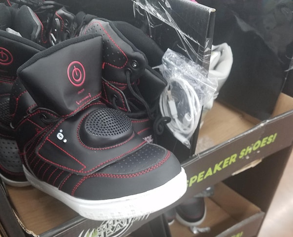 9. Кроссовки с Bluetooth