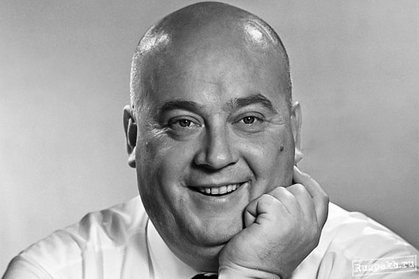 7. Что скажете? Этот мужчина вам знаком?