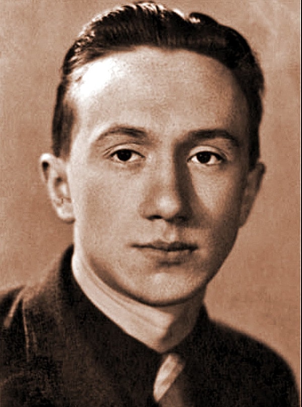 8. Что за актер на снимке?