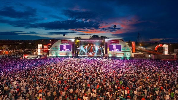 3. Представьте, что в вашем городе в один день проводят сразу несколько музыкальных фестивалей. На какой бы из них вы пошли?