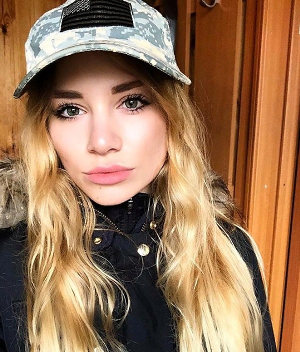 6. В своем видео Довгалюк указывает, что в Нью-Йорке уже давно борются с мужчинами, которые слишком широко раздвигают ноги в общественном транспорте, и даже штрафуют их, а в Иране такое поведение карается тюремным заключением.