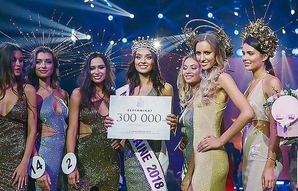 Девушку лишили короны на том основании, что она соврала и нарушила правила соревнований.