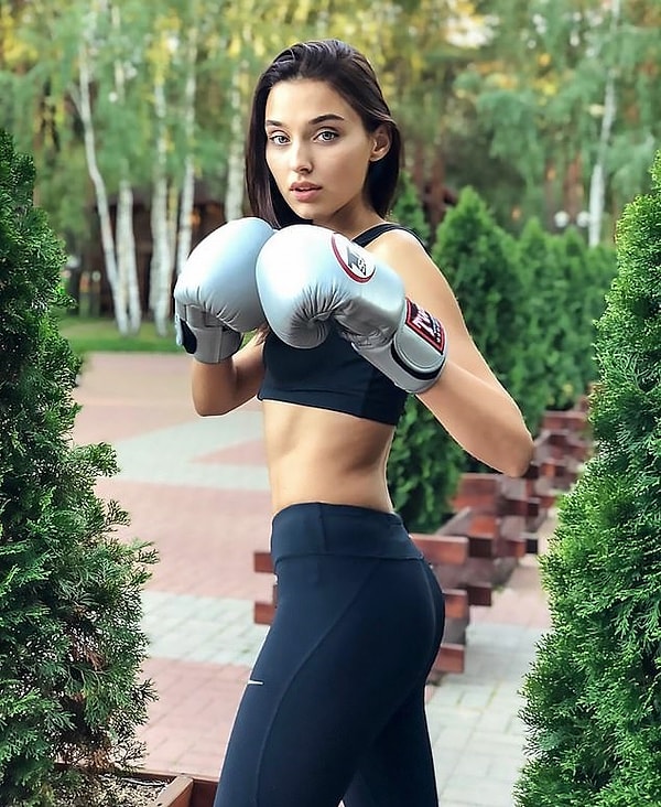 Веронику, после этой новости попавшую под обстрел пользователей соцсетей, обвинили в том, что она слишком глупа, чтобы понять правила.