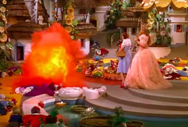 3. ''Oz Büyücüsü'' filminin setinde, Margaret Hamilton, gerçekten alev almış!