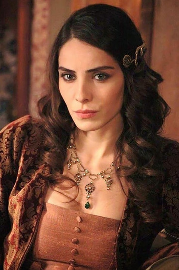 10. Нур Феттахоглу - 37 лет