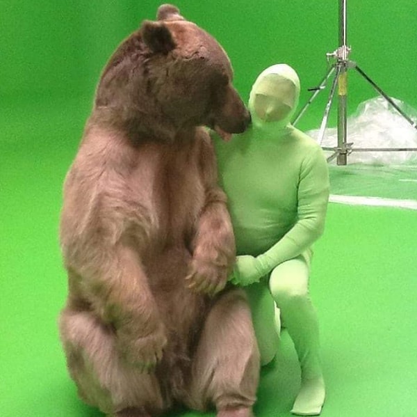 4. А вот так мишка снимался в фильме "Царь", который вышел на экраны в 2009 году.