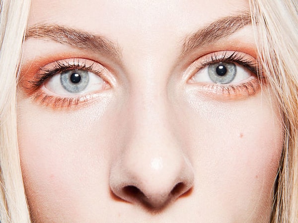 У вас голубые или серые глаза!