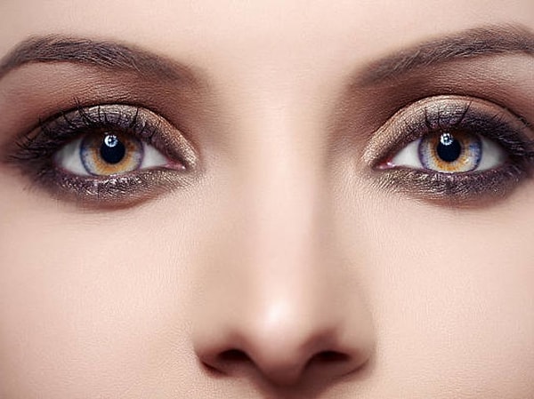 У вас глаза орехового цвета!