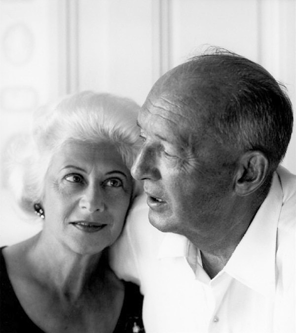 8. " 'Какой он, право, странный', — думала Клара, с тем щемящим чувством одиночества, которое всегда овладевает нами, когда человек, который нам дорог, предается мечте, в которой нам нет места"