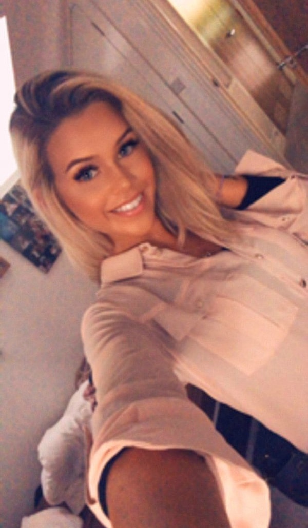 А раньше она стеснялась делиться своими фотографиями