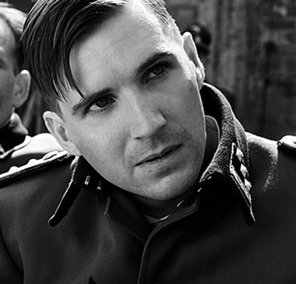 8. За роль этого злодея Рэйф Файнс был номинирован на Оскар. Где вы могли его видеть?