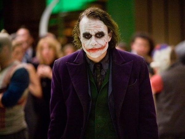 9. Улыбку этого персонажа многие сразу запомнили, ведь он был в...