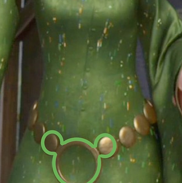 Посмотреть, где был силуэт Микки: