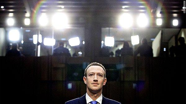 Facebook, güvenlik önlemi olarak 50 milyon hesabın erişim jetonunu sıfırladığını, buna ek olarak butonu son bir yıl içinde kullanmış 40 milyon kişinin erişim jetonunun daha sıfırlanacağını açıkladı
