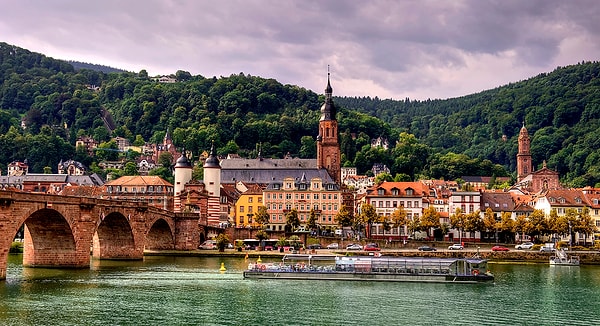 4. В какой стране находится город Майнц?