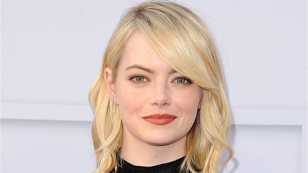 6. Мы все привыкли видеть Эмму Стоун рыженькой, но время от времени она возвращается к своему натуральному блонду