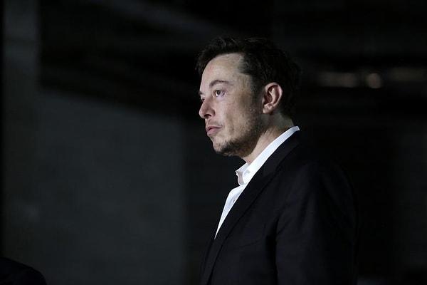 Musk, Tesla'nın CEO'su olmaya devam edecek.