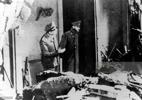 11. Адольф Гитлер