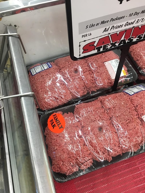 10. Зачем кому-то понадобилось протыкать упаковки с фаршем своими грязными ручонками?