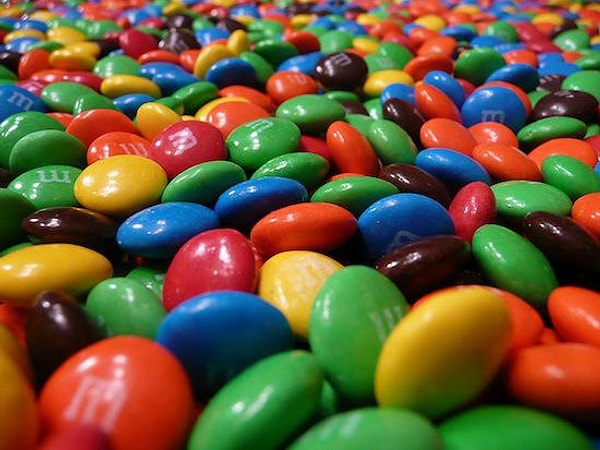 7. А вам тоже нравится распределять конфетки M&M's по цветам?