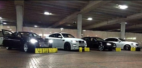 Известно даже, что он привез целую команду рабочих из Шотландии в свой дом в Лахоре, Пакистан, чтобы те почистили его коллекцию Porsche Cayenne.