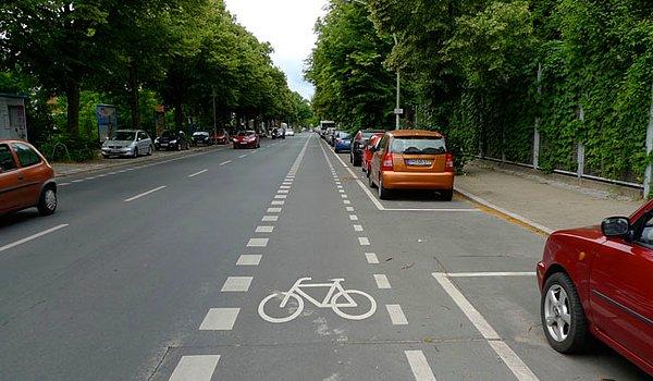 10. Gerçekten şehir içi ulaşıma imkan tanıyan, herkesin saygı gösterdiği bisiklet yolları