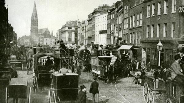 11. Whitehall Gizemi 1888'de Londra'da gerçekleşen bir cinayettir. Çözülemeyen suçta bir kadının vücudu parçalara ayrılmış ve daha sonra parçalar farklı bölgeler arasında dağıtılmıştı. Polis suçluyu asla yakalayamadı.