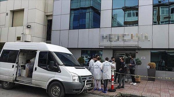 Bahçelievler’de özel bir hastanenin psikiyatri bölümünde görevli uzman doktor Fikret Hacıosman, eski hastası olduğu öne sürülen bir kişinin silahlı saldırısında ağır yaralandı.
