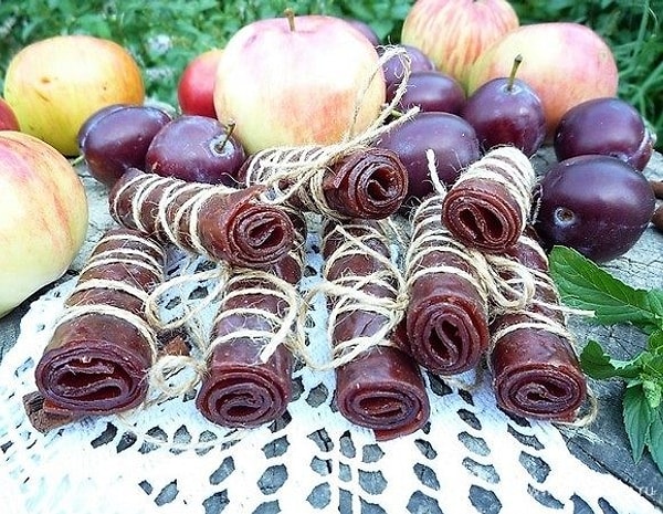 9. Какого из этих праздников не существовало на Руси?