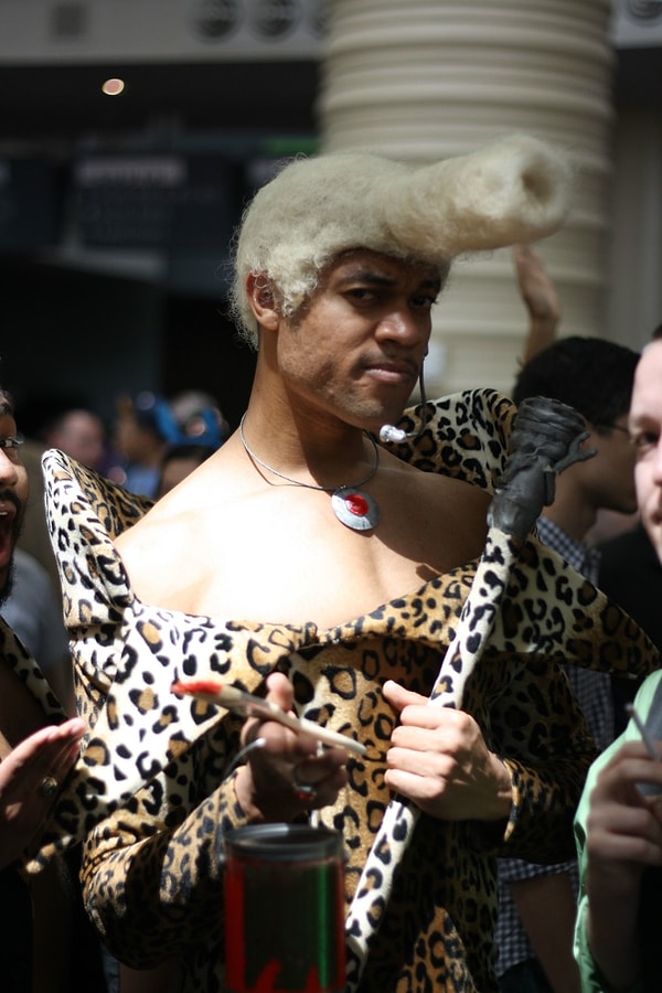 5. Чьим образом вдохновлялся дизайнер при создании этого костюма?