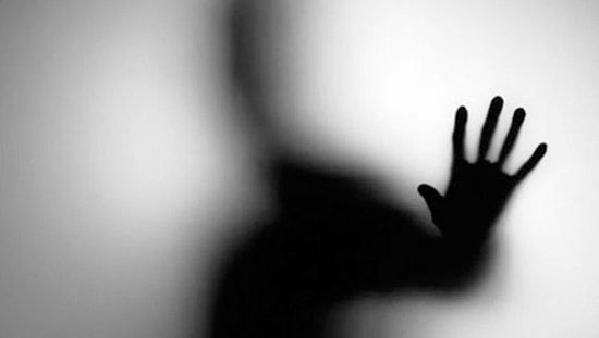 Anne Şikâyetten Vazgeçti: Cinsel İstismara Uğrayan 14 Yaşındaki Çocuk, Üvey Baba ile Aynı Evde!