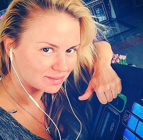 15. Анна Семенович, 38 лет