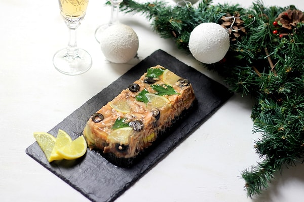 1. Итак, начинаем! Из какого фильма заливная рыба?