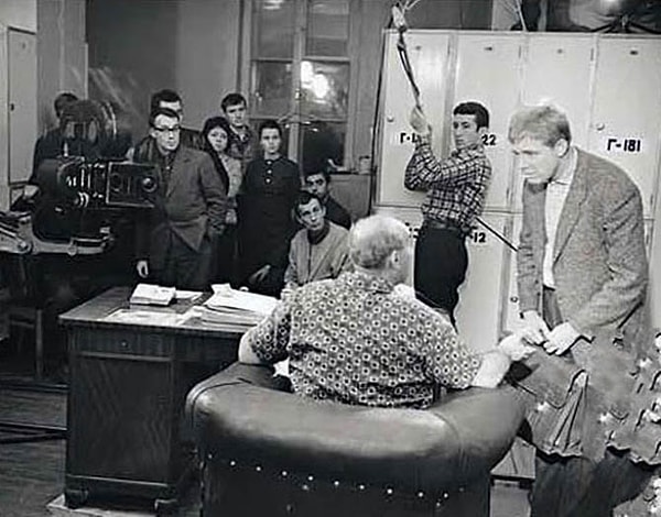 3. На съемочной площадке «Берегись автомобиля».