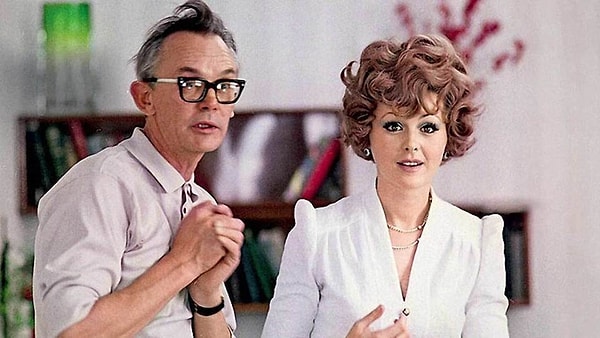 10. Режиссер Леонид Гайдай и Наталья Селезнева на съемках фильма «Иван Васильевич меняет профессию».