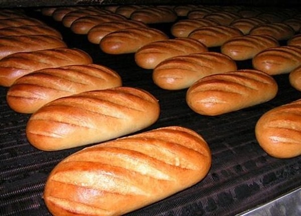 1. Сколько килограммов белого хлеба можно было купить за 900 рублей?