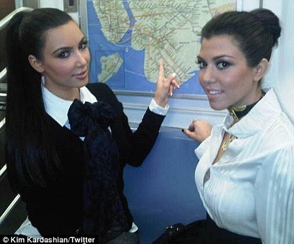 14. Kourtney Kardashian hayatı boyunca sadece iki kez metroya bindi.