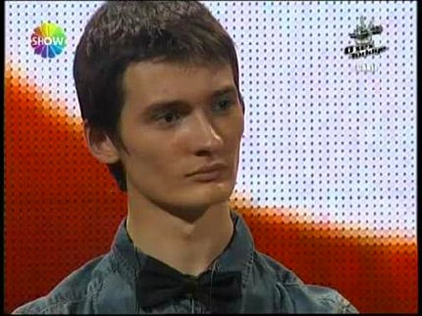 2012 yılında yayınlanan ilk sezonun birincisi 16 yaşındaki Oğuz Berkay Fidan'dı.
