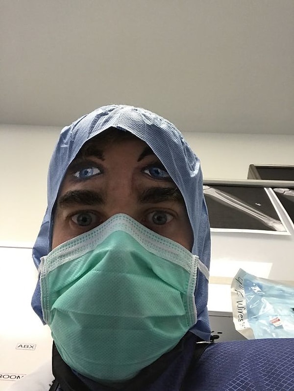 1. "Первое, что видят мои пациенты, приходящие в себя после анестезии"