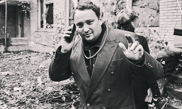 9. Пиджаки какого цвета были самыми популярными в 90-е годы?