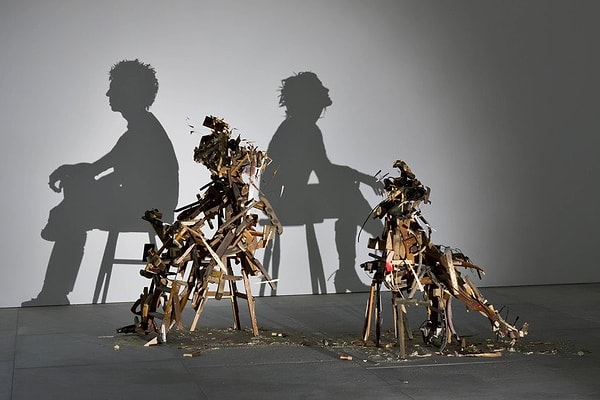 Необычные, ироничные и смелые работы авторов привлекают внимание коллекционеров настолько, что некоторые из них были выкуплены соучредителем известного рекламного агенства "Saatchi&Saatchi"