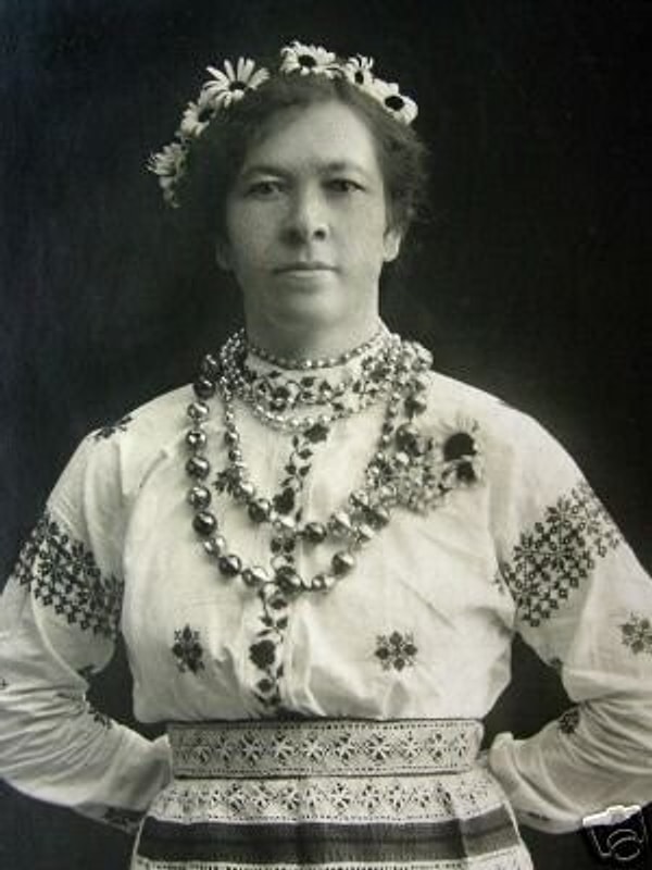 7. Брюнетки пылки, страстны, капризны, но, несмотря на это, любят своих мужей до безумия.