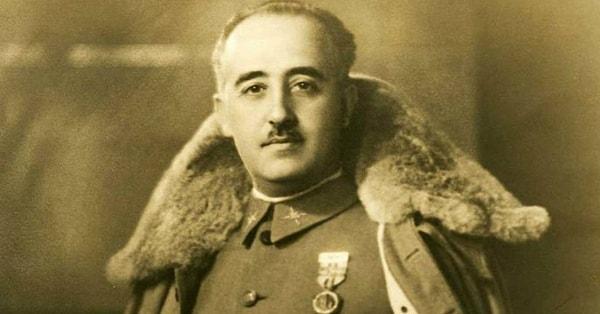 1915 yılında ordunun en genç yüzbaşısı olan Franco bir yıl sonra, 23 yaşında bir çatışma sırasında karnından ve karaciğerinden ağır yaralandı.