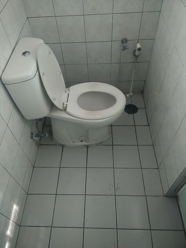 7. Почему? Почему его так поставили?