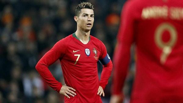 Üst üste kötü haberler alan Ronaldo'ya bir darbe de Portekiz milli takımından geldi.