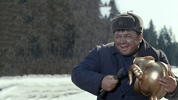 3. Кому принадлежал украденный шлем?